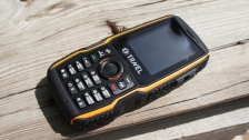 iTravel LM810 – бюджетный защищенный телефон